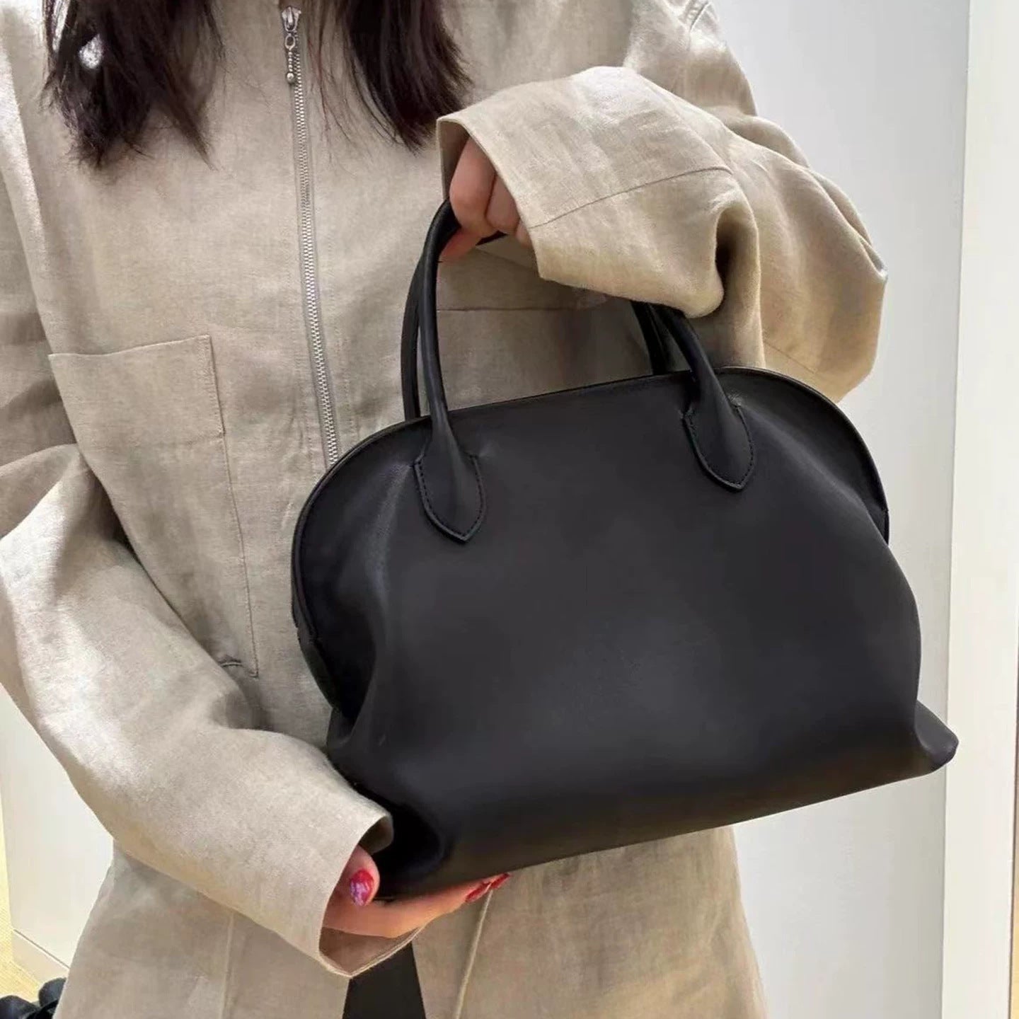 Old Money Style Cowhide Shell Bag