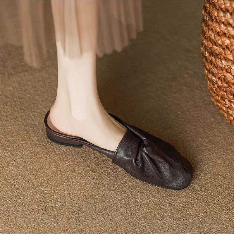 Soft-leather Low-heeled Sandals