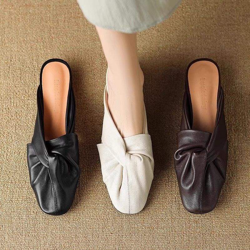 Soft-leather Low-heeled Sandals