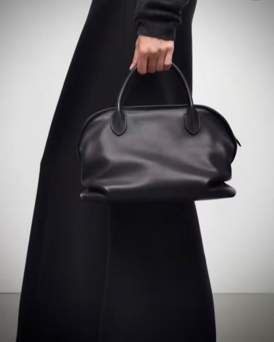 Old Money Style Cowhide Shell Bag