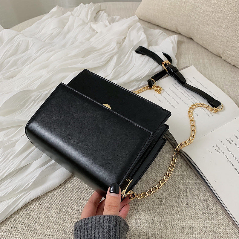 All-match chain shoulder messenger bag black