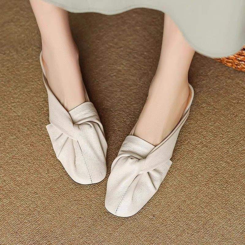 Soft-leather Low-heeled Sandals