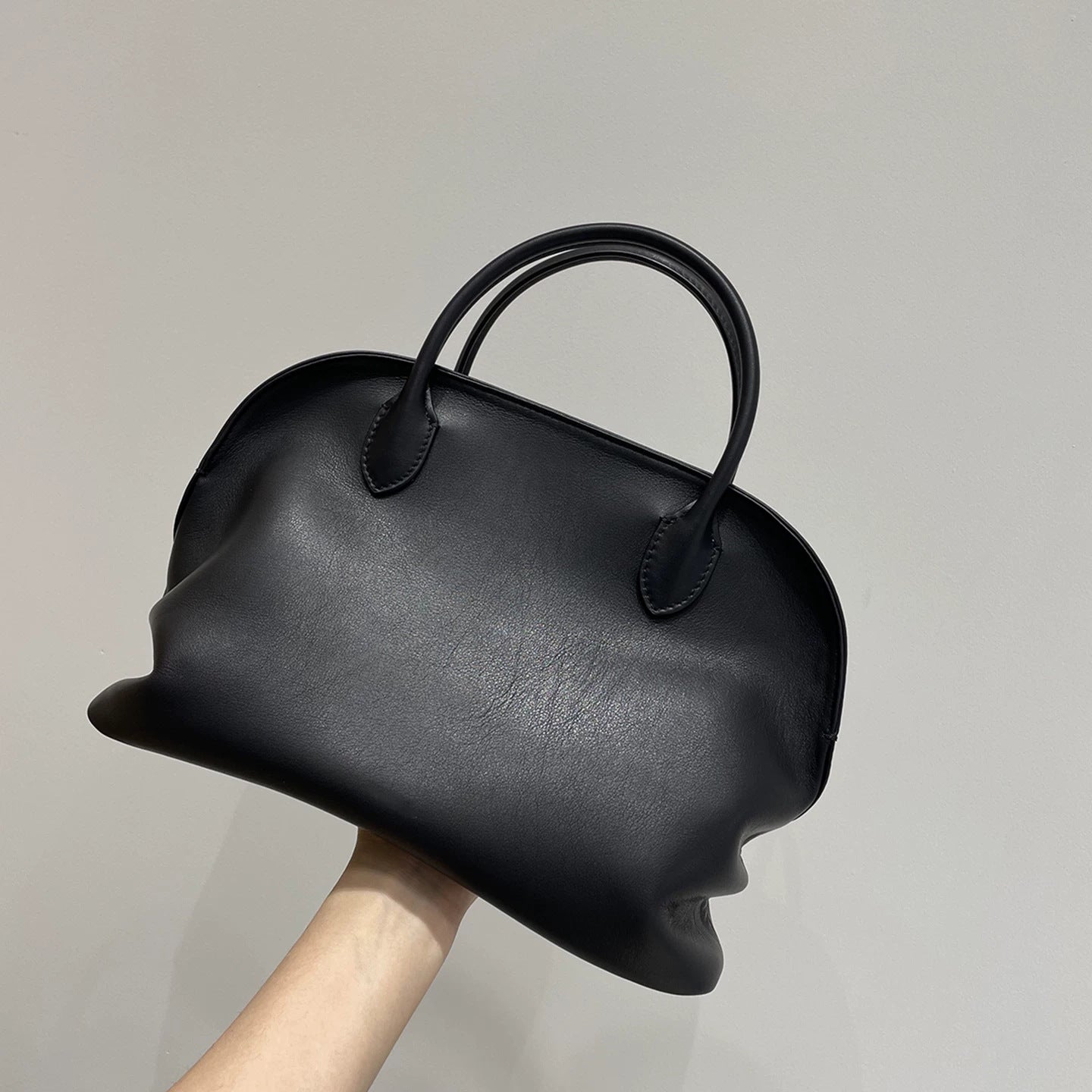 Old Money Style Cowhide Shell Bag