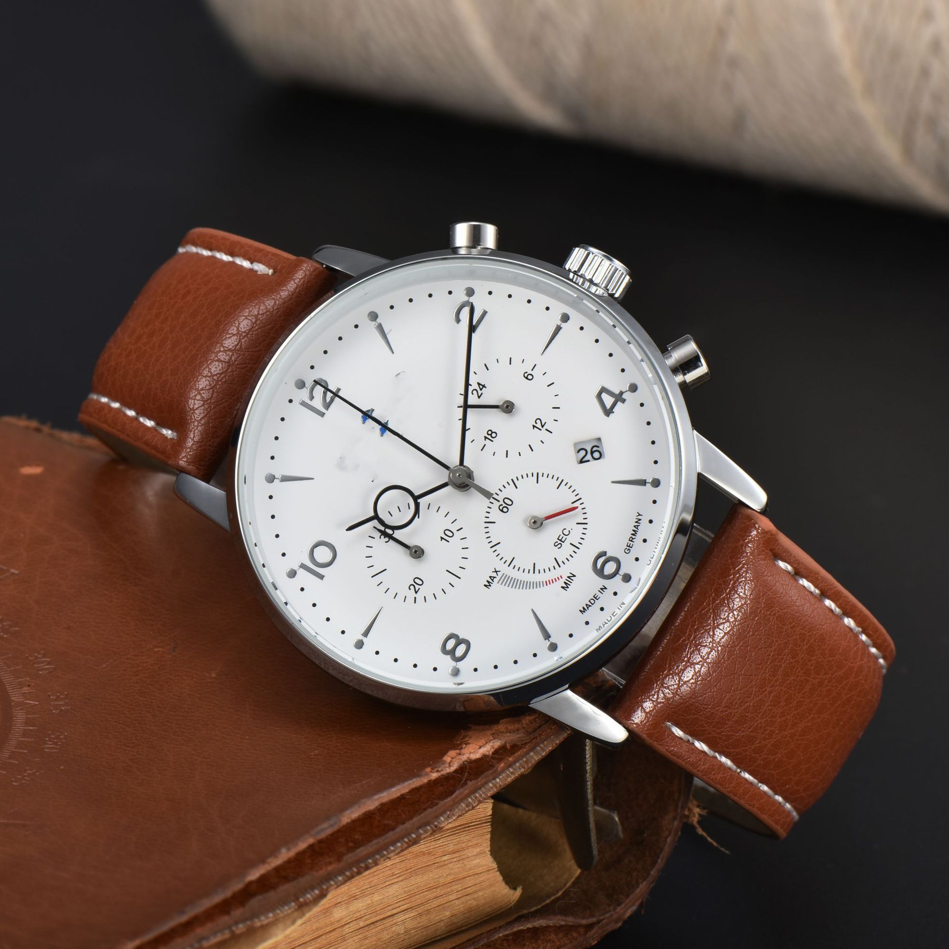 Mens Multifunctional Stylish Business-Ready Waterproof Calendar Watch White