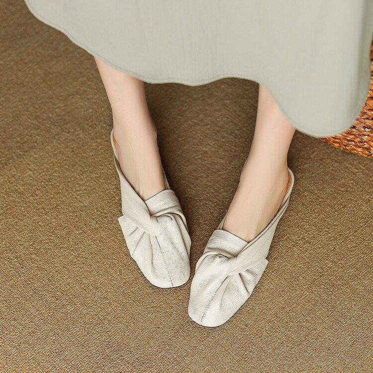 Soft-leather Low-heeled Sandals Beige